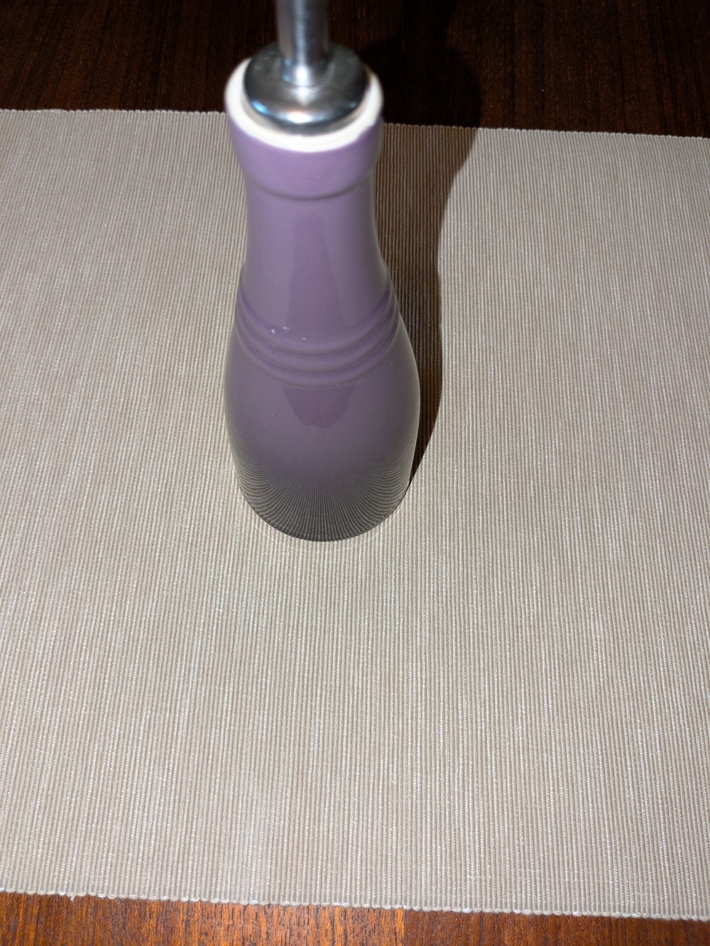 Le Creuset Stoneware Oil Dispenser Cassis Purple Color & Embossed Huile d'olive - Picture 5 of 9